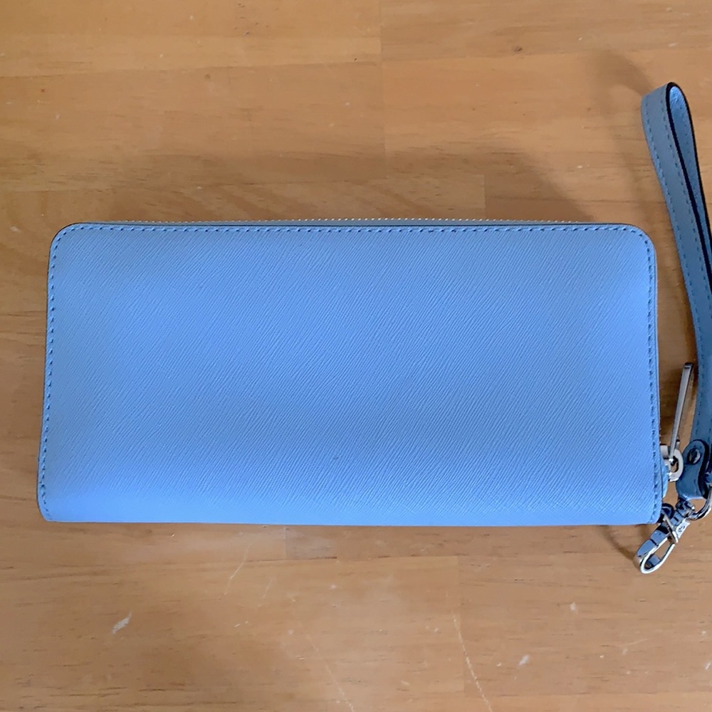 Michael Kors wristlet - Picture 1 of 4